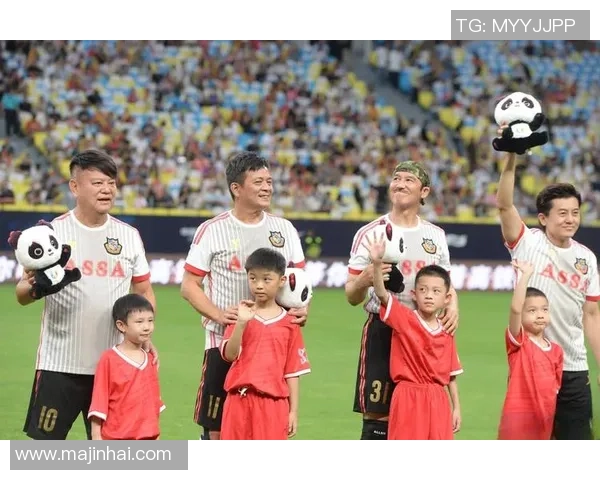 足球明星的多种称呼与昵称全解析让你了解他们的独特魅力与风采